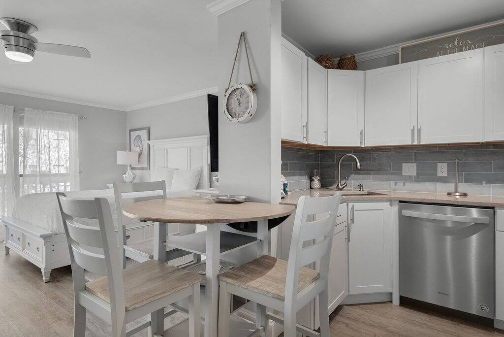 Ganze Wohnung, Destin Holiday Isle Condo, Private Beach, Full Kitchen, Patio, Steps to Beach in Destin, Emerald Coast