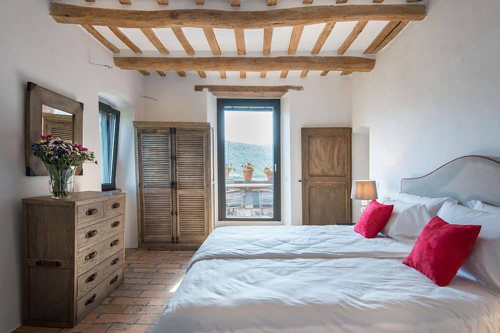 Villa in San Giovanni Del Pantano with 10 bedrooms sleeps 20 in Perugia, Perugia Province