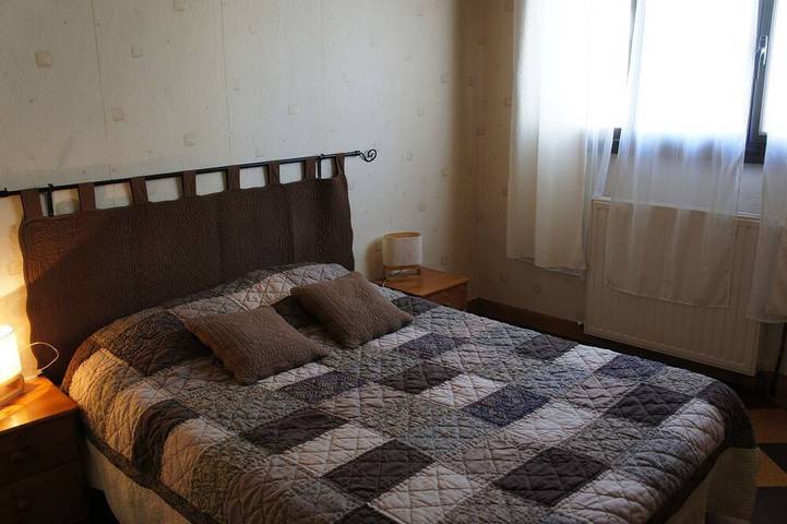 Location de vacances pour 8 personnes, avec jardin et balcon à Égliseneuve-d'Entraigues - 3