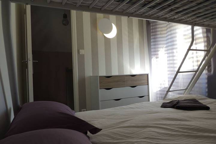 Location de vacances pour 12 personnes, avec jardin à Vailhourles - 2