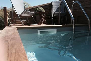 Gîte pour 6 personnes, avec terrasse ainsi que jardin et jacuzzi à Fox-Amphoux