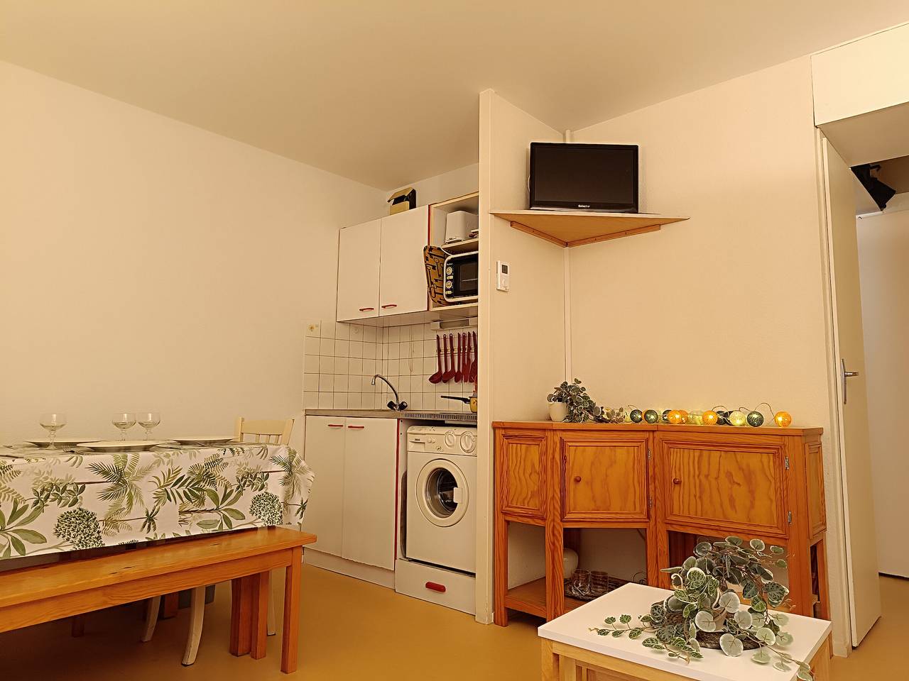 Apartamento entero, Apartamento T2 cerca del mar con terraza soleada y a 100m de la playa in Saint-Brévin l'Océan, Saint-Brevin-les-Pins