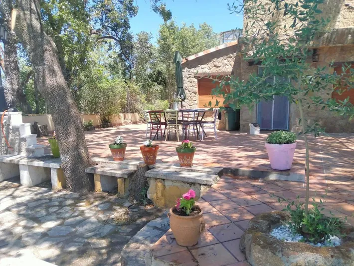Casa de vacaciones para 8 personas, con vistas además de jardín y piscina - 1