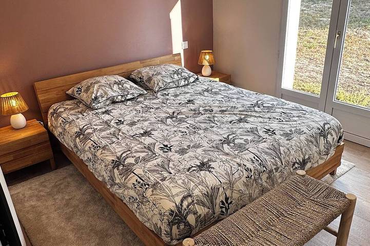 Location de vacances pour 7 personnes, avec jardin et terrasse dans Plage des Huttes - 2