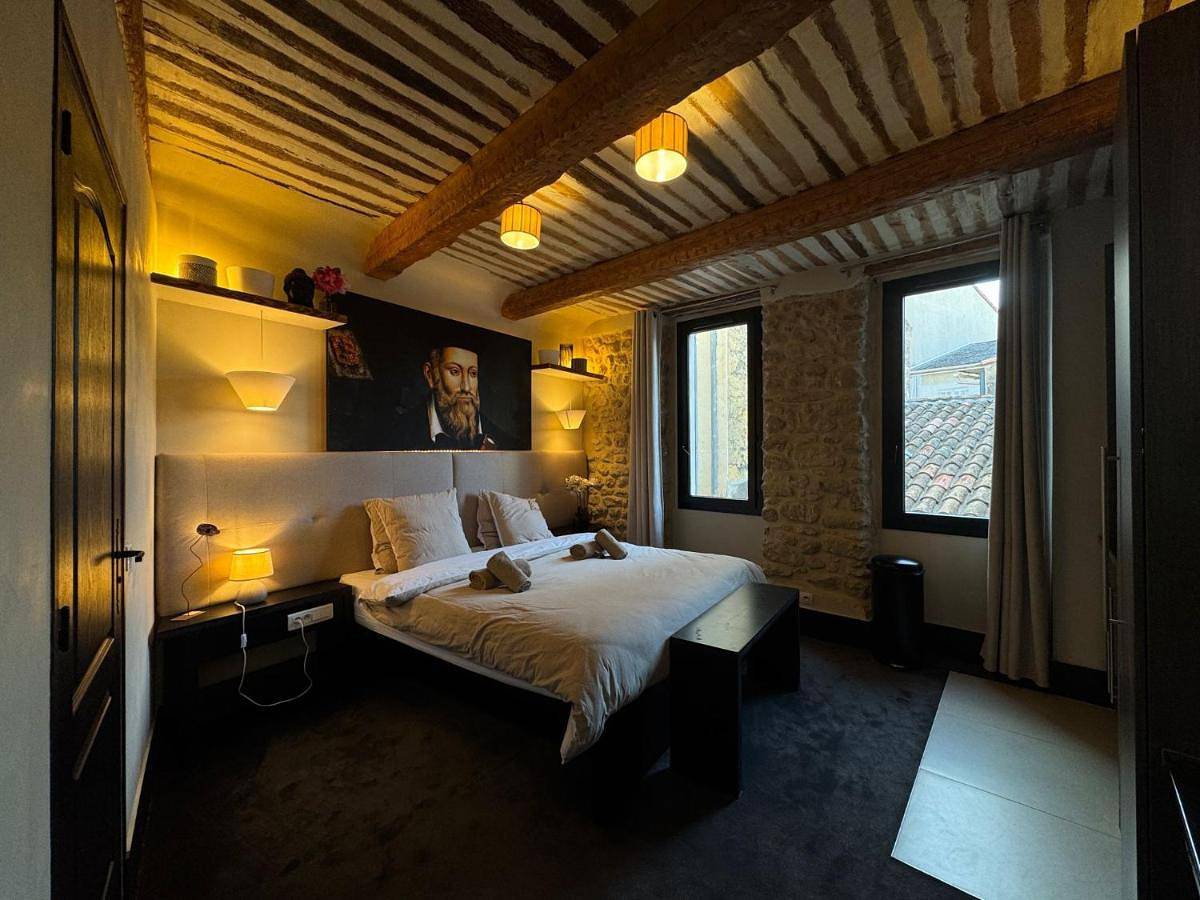 Appartement entier, Auberge Nostradamus, Appartement 2 in Salon-de-Provence, Côte méditerranéenne (France)