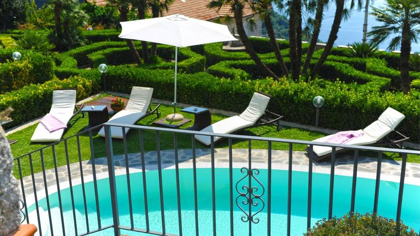 Location de vacances pour 10 personnes, avec jardin ainsi que terrasse et piscine à Scala - 4