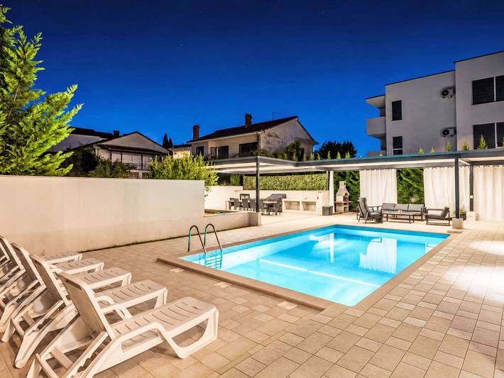 "Suzy" mit privatem Pool in Medulin Stadt, Medulin