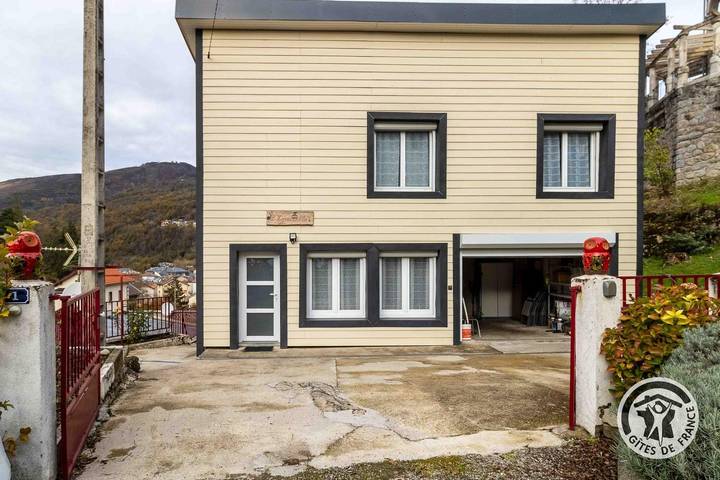 Gîte pour 4 personnes, avec jardin à Ax-les-Thermes