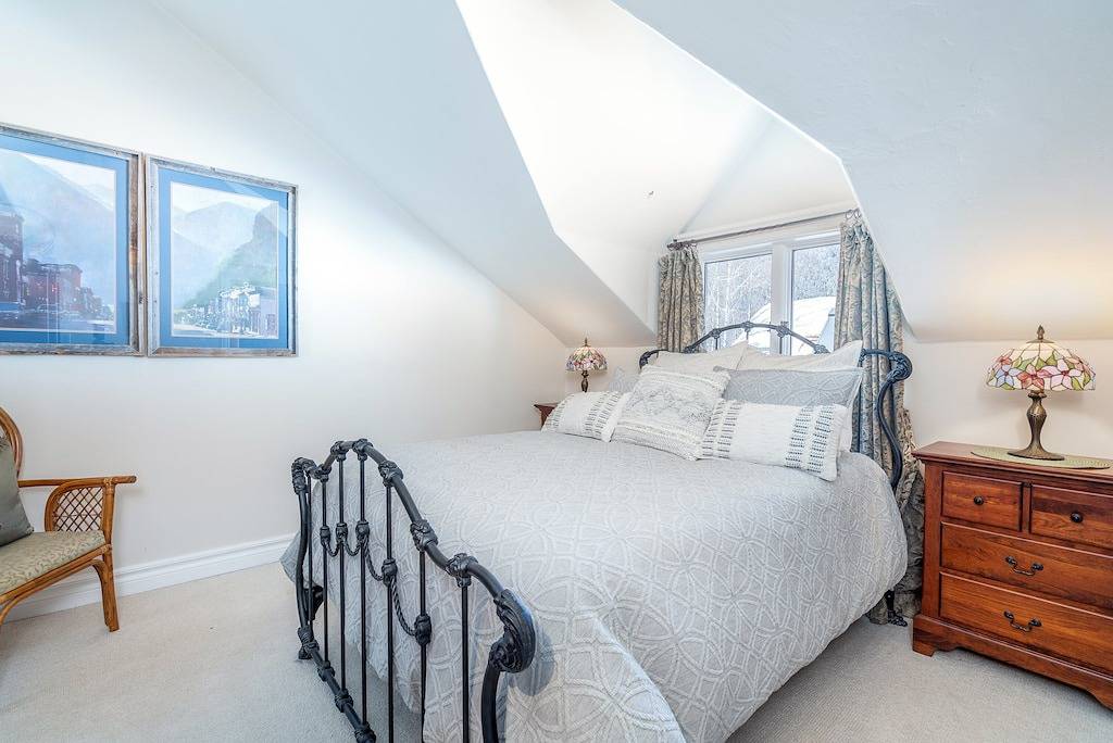 Ganze Wohnung, Hruza Hideout by Avantstay | Walkable Location + Free Ski Shuttle, Mountain View in Telluride, Telluride Ski Resort