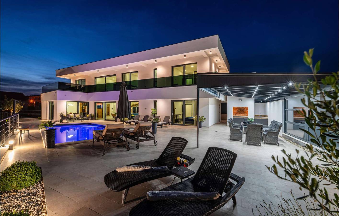 Villa Royal Hill with pool in Maslenica, Zadar