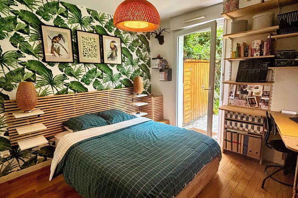 Entire apartment, Bel Appartement Avec Jardin Privé à 500m de Paris in Bagnolet, Seine-Saint-Denis