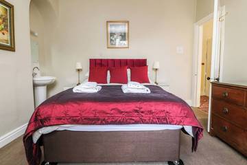 Cottage for 14 People in Skipton, North Yorkshire, Photo 2