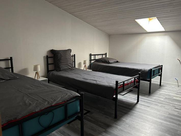 Maison d’hôte pour 5 personnes, avec jardin ainsi que vue et piscine à Anthé - 3
