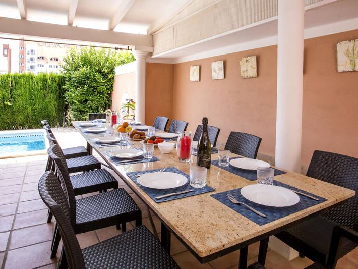 Ferienhaus für 10 Personen, mit Pool und Garten in Oliva - 2