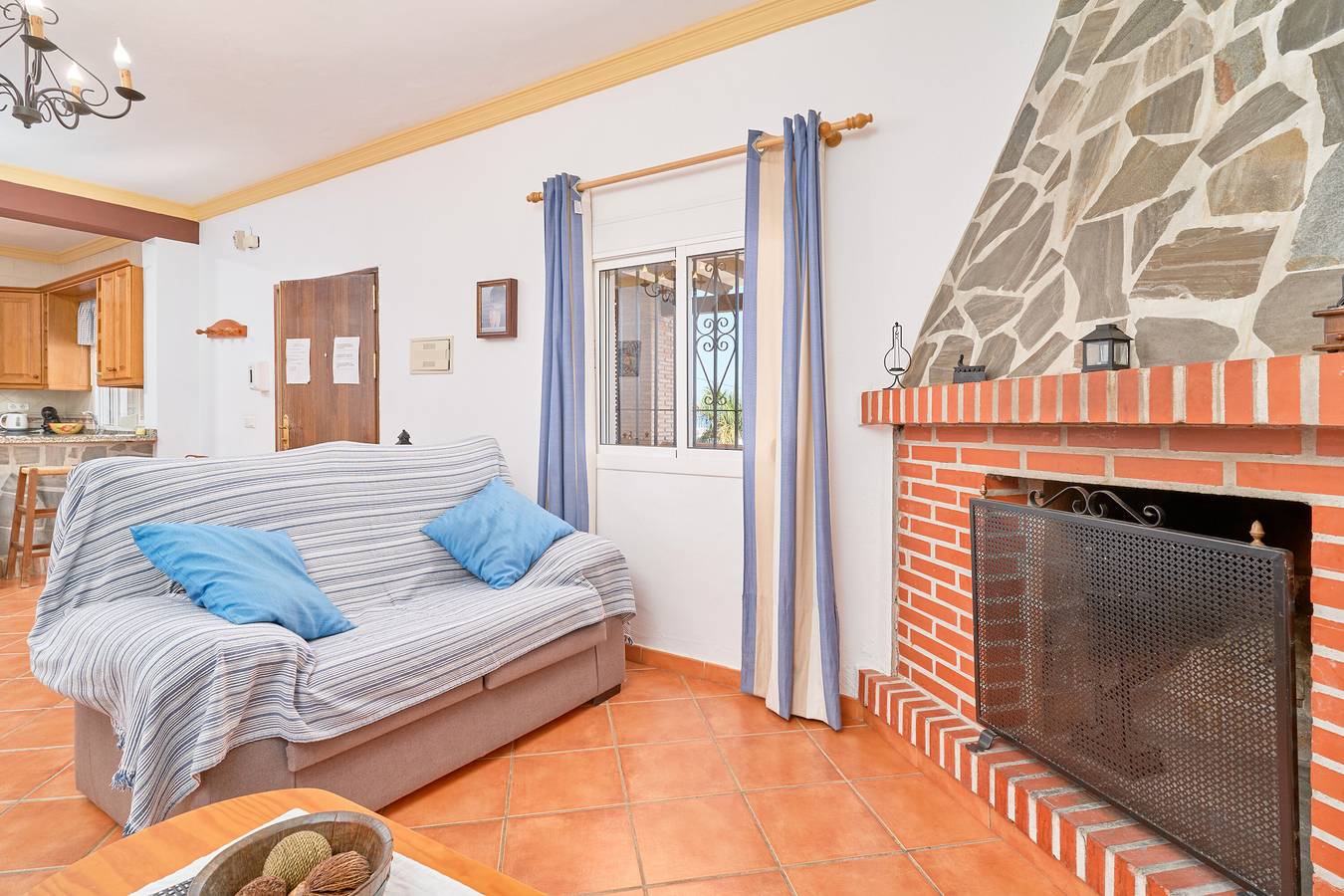 Villa 'El Peli' con vistas al mar, Wi-Fi y aire acondicionado in Frigiliana, Costa del Sol