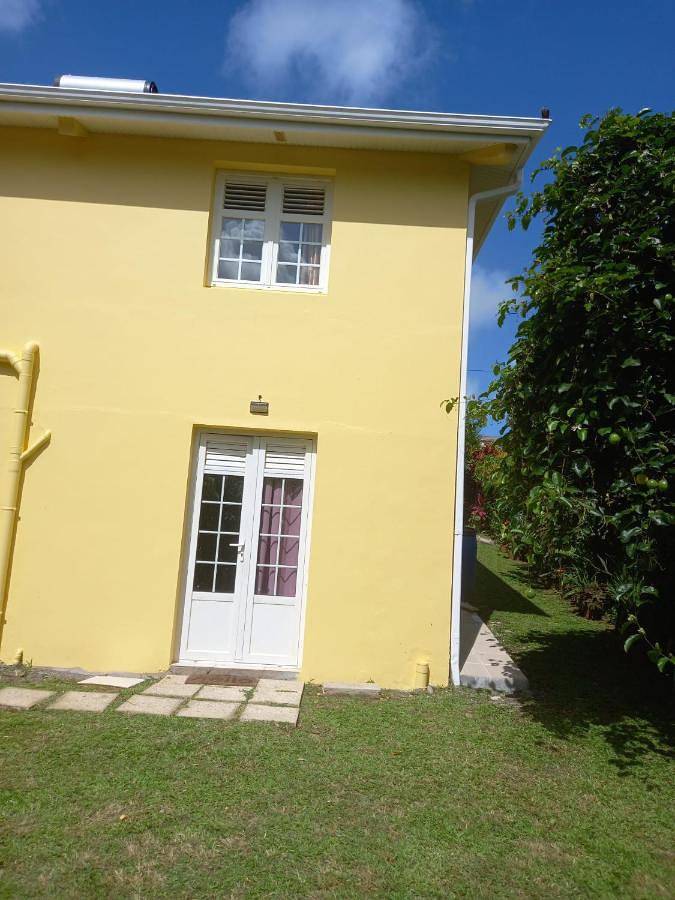 Gîte pour 2 personnes, avec jardin et vue, animaux acceptés à Gros Morne (homonymie) - 2