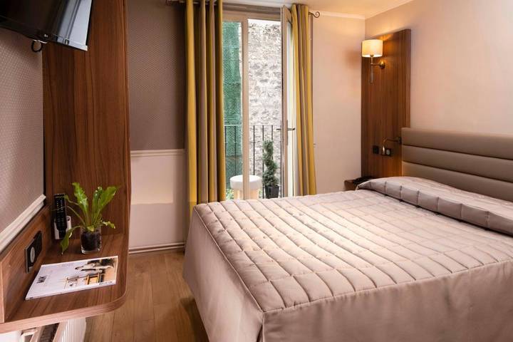 Hôtel pour 4 personnes, avec balcon