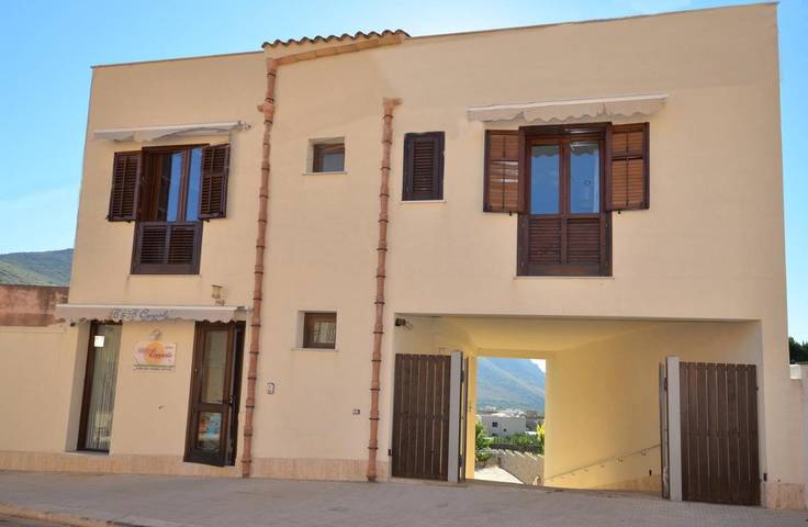 B&b per 3 persone, con giardino e panorama a Castelluzzo