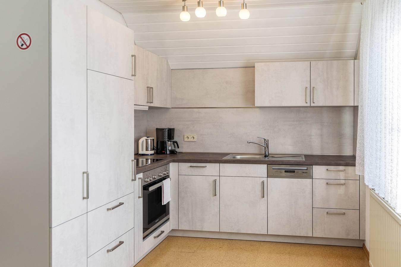 Ganze Wohnung, Gemütliche Ferienwohnung "Baur Nr. 3" mit Wlan und Balkon. Parkplatz vorhanden in Salem, Region Bodensee-Oberschwaben