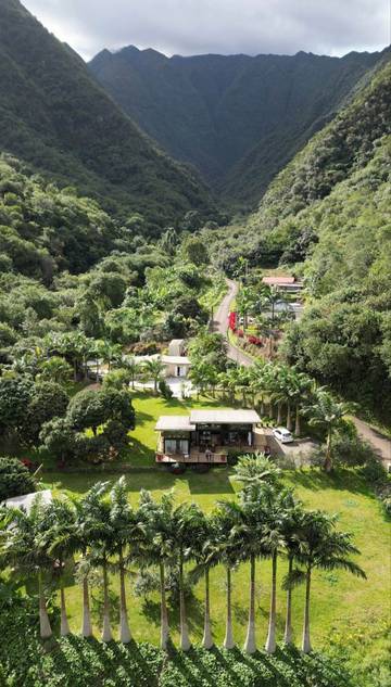 Gîte pour 8 personnes, avec jardin et terrasse à Entre-Deux
