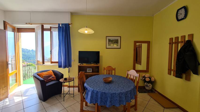 Studio für 2 Personen, mit Garten und Balkon in Pieve