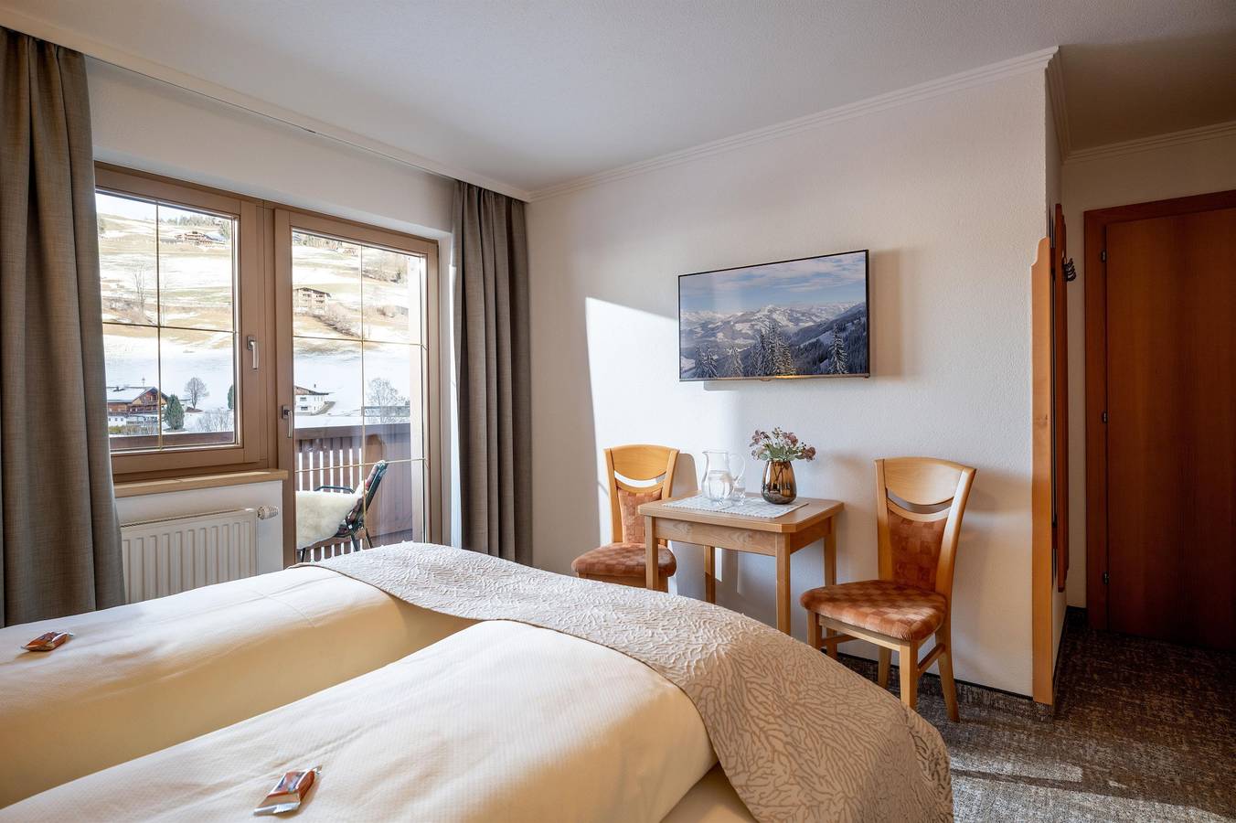 Ganze Ferienwohnung, Zimmer 1 in Hopfgarten im Brixental, Kaisergebirge