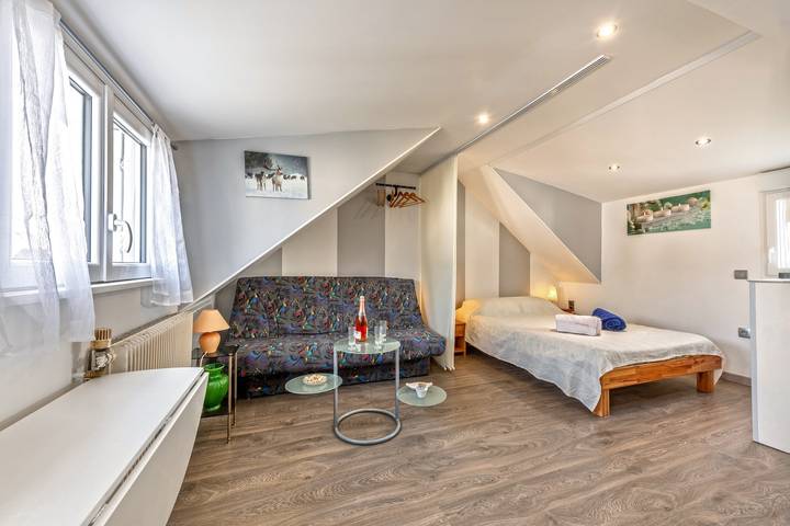 Appartement entier, Appartement 'Domaine De Pharaon' avec terrasse partagée, Wi-Fi et climatisation in Morlaix, Ceinture Dorée