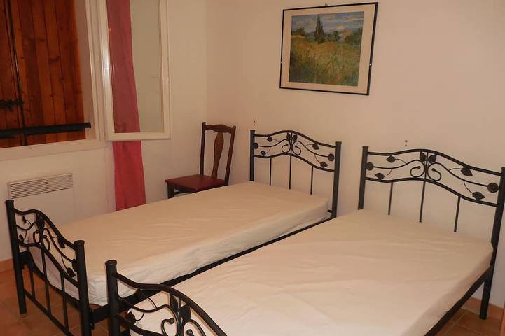 Location de vacances pour 8 personnes, avec jacuzzi et piscine ainsi que jardin et terrasse, animaux acceptés à Le Barroux - 3