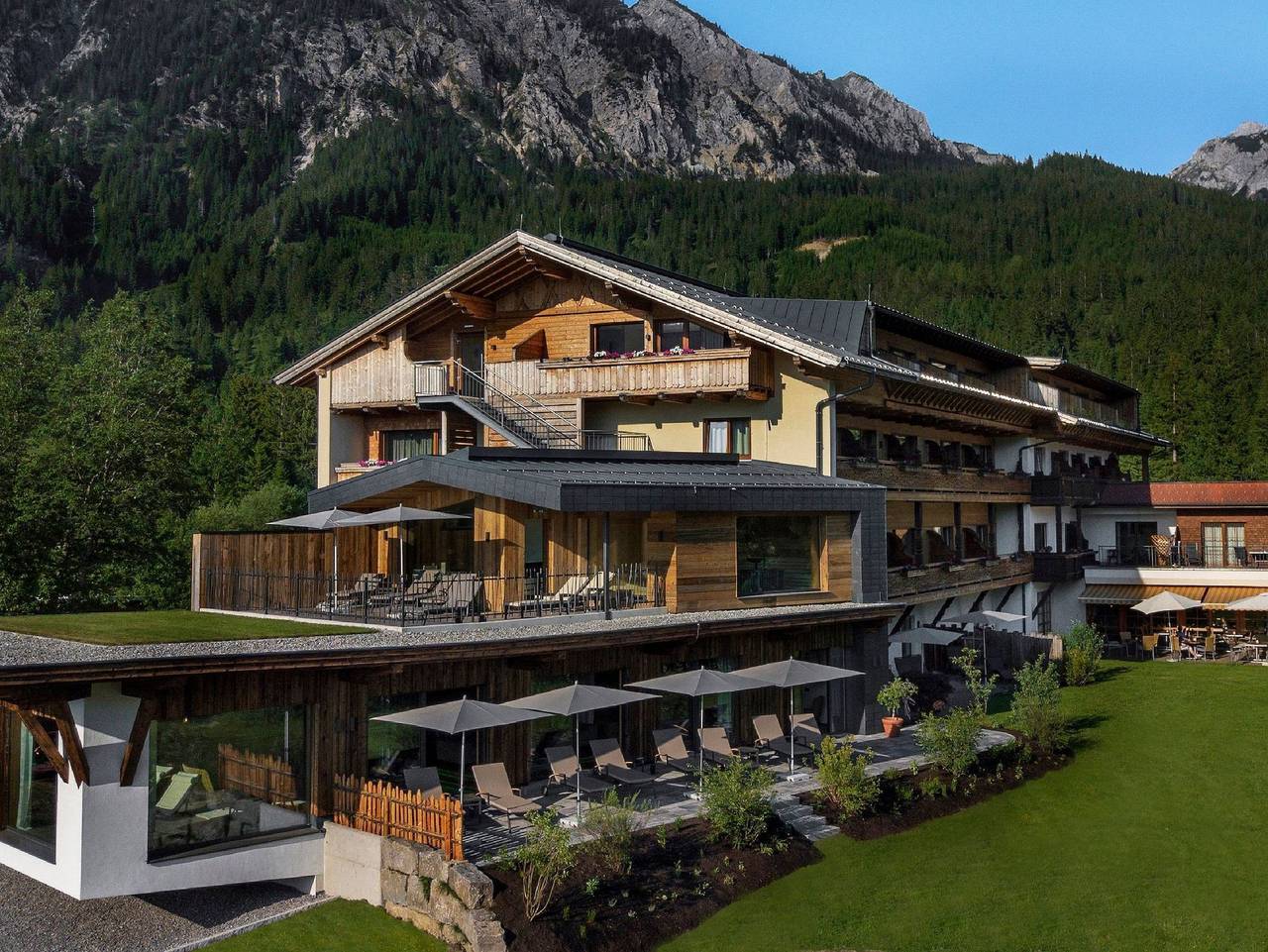 Almhotel Told - Doppelzimmer Neunerköpfle in Grän, Allgäuer Alpen (Österreich)