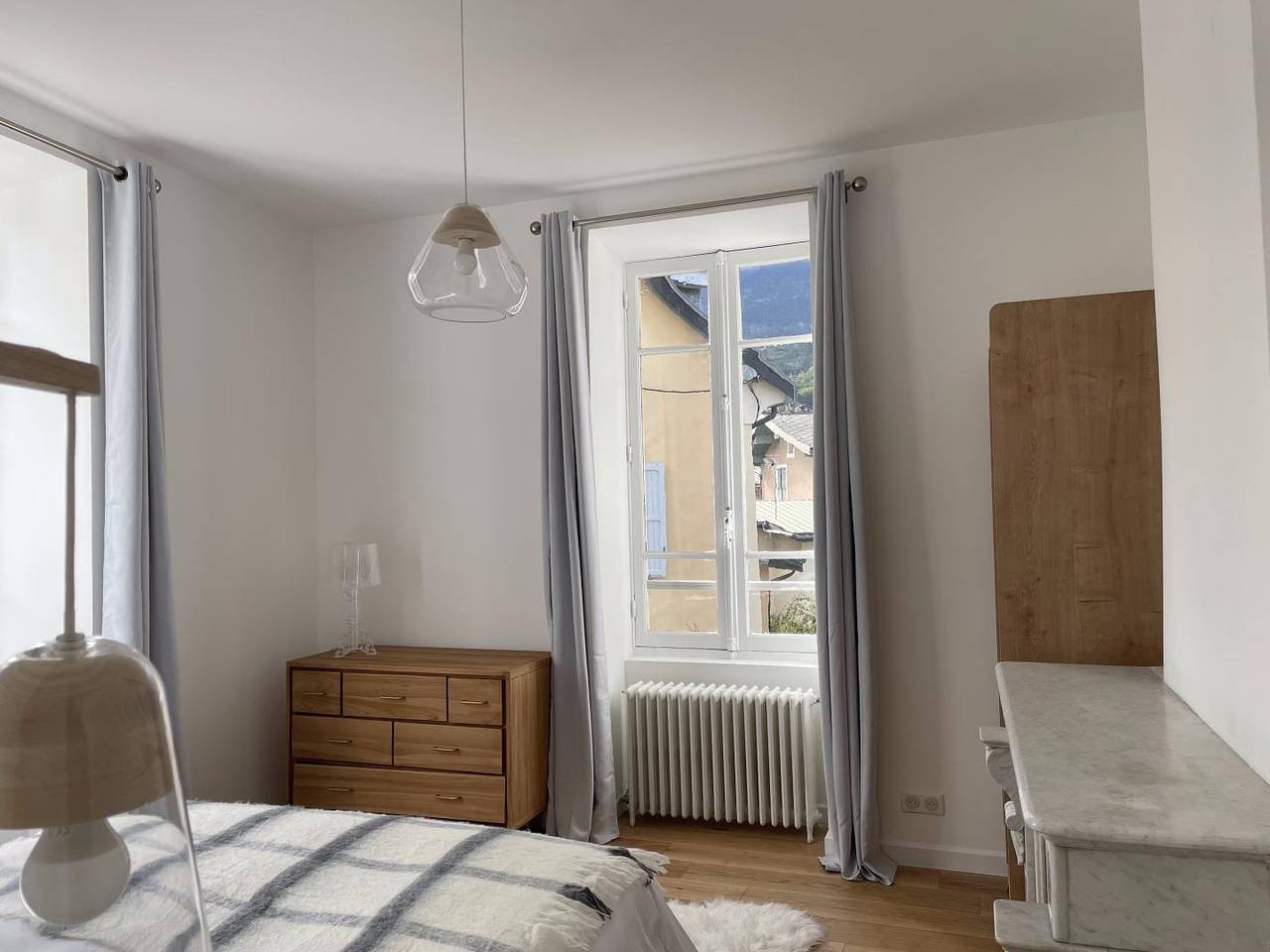 Gemütliche Gite mit Parkplatz, TV, Kamin in der Nähe von See und Fluss in Embrun, Nationalpark Écrins