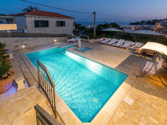 Villa pour 10 personnes, avec terrasse à Sumartin - 2