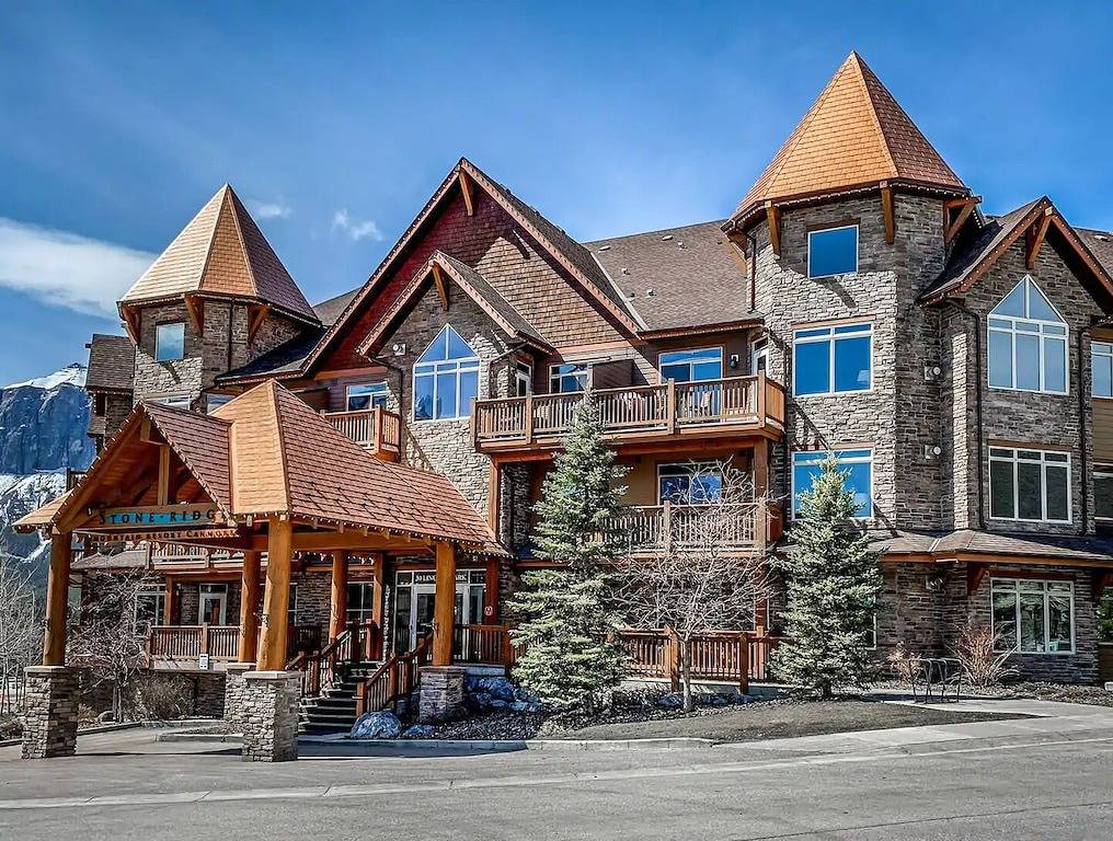 Ganze Wohnung, ★ Luxury & Quiet Penthouse Suite/Hot Tub/Pool/Gym in Canmore, Banff-Nationalpark