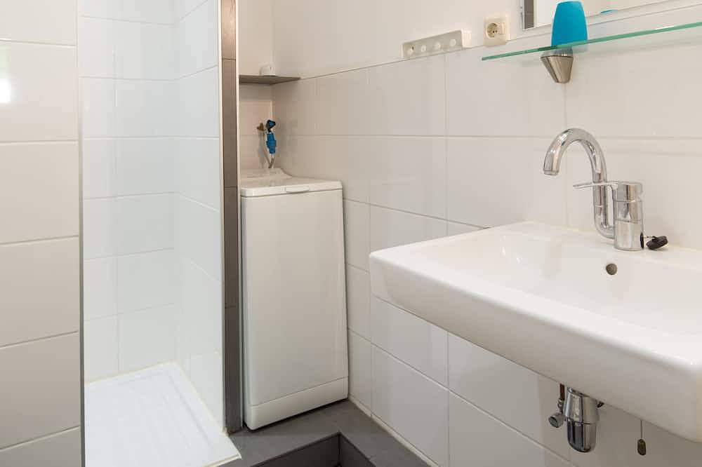 Le Noyer: Gîte de luxe situé au calme à la maison avec utilisation de grandes piscines. in Saint-Julien-de-Lampon, Quercy