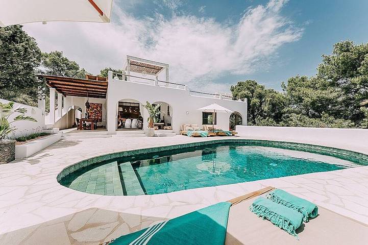 Ferienhaus für 8 Personen, mit Whirlpool und Balkon sowie Garten in Cala Vedella