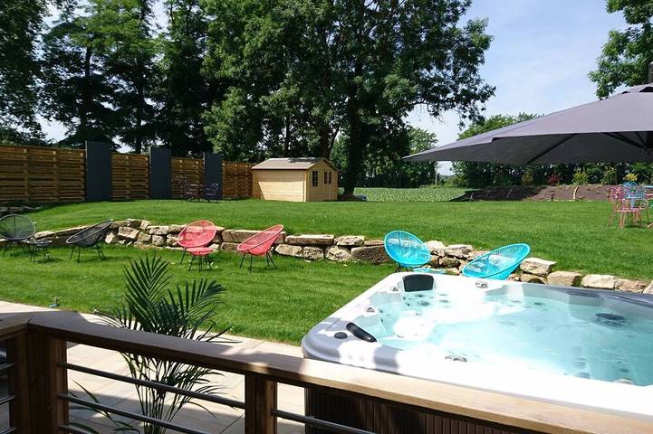 Appartement de vacances pour 5 personnes, avec jacuzzi ainsi que jardin et terrasse