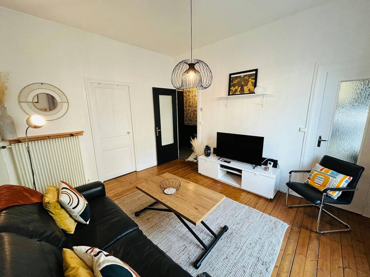 Appartement entier, 12 Ruinart · Le Prestigieux Ruinart | Centre-Ville in Reims, Marne