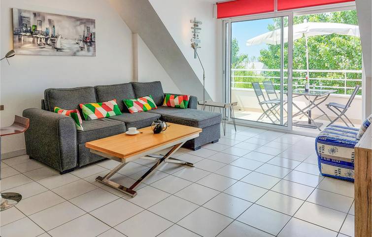 Ganze Ferienwohnung, WiFi-Apartment am Strand mit Parkplatz in Damgan, Côte des Mégalithes