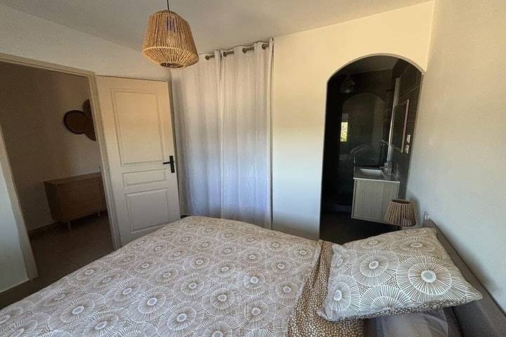 Ganze Wohnung, Top floor of a house by the sea in Fos-sur-Mer, Mittelmeerküste (Frankreich)