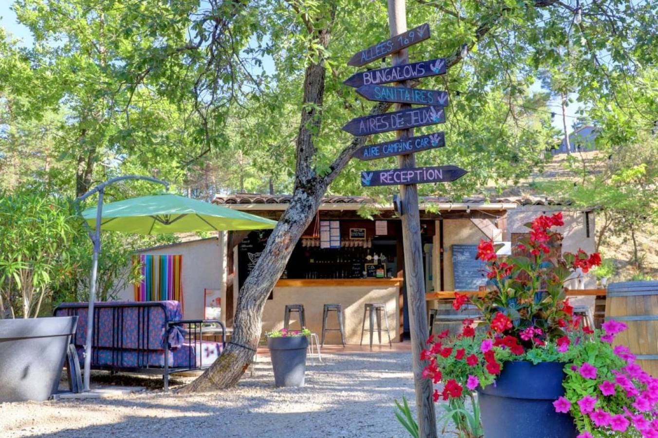 Camping 3 étoiles - ccbbihe in Esparron-de-Verdon, Regionaler Naturpark Verdon