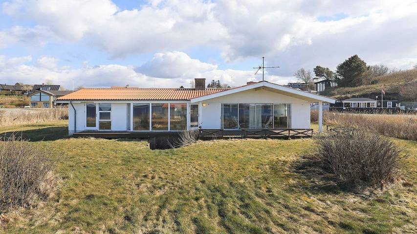 Ferienhaus für 11 Personen, mit Terrasse in Hvalpsund