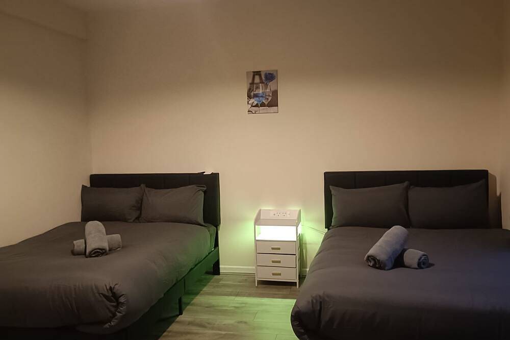 Geheel appartement, Triplex Hot Tub House with Private Garden in Cardiff, Cardiff en omgeving