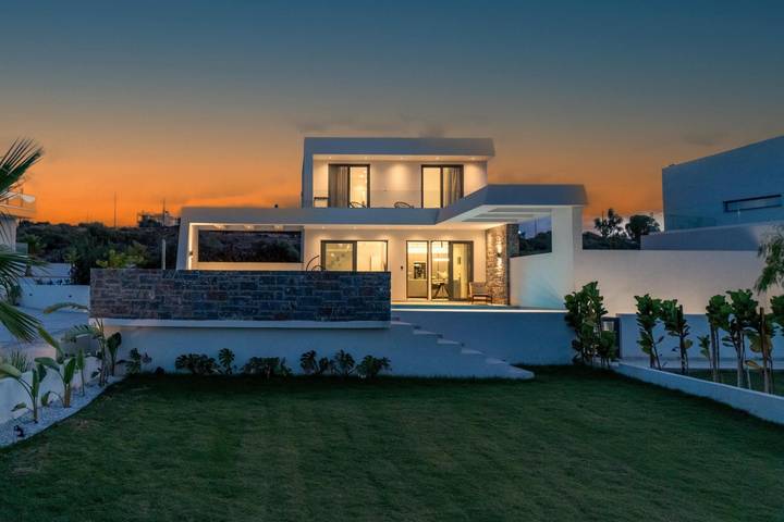 Location de vacances pour 4 personnes, avec Vue sur l’océan ainsi que Terrasse et Jardin à Chersónissos - 2