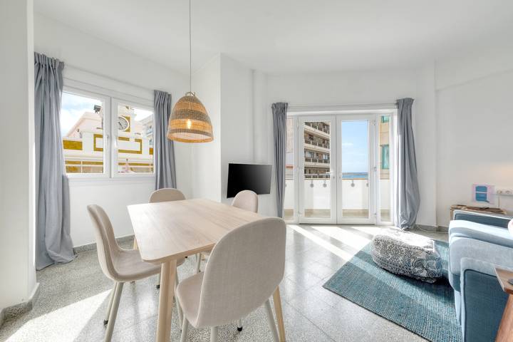 Ferienwohnung für 4 Personen, mit Balkon und Meerblick - 1