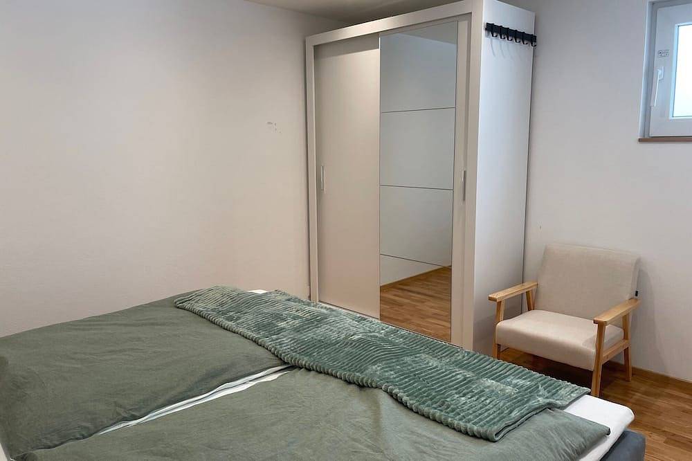 Ganze Wohnung, 1,5-Zimmer, Top ausgestattet, 4 Pers., Souterrain, Parkplatz, Self Check-In in Flintsbach am Inn, Bayerische Alpen