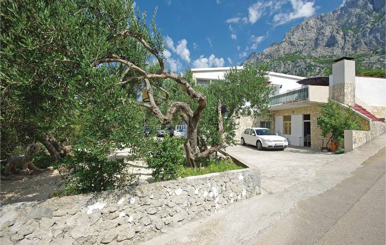 Ferienwohnung für 6 Personen, mit Whirlpool und Terrasse in Makarska
