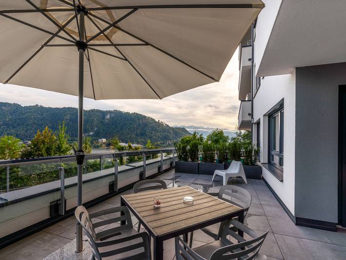 Ferienwohnung für 2 Personen, mit Balkon und Terrasse sowie Garten und Seeblick in Treffen am Ossiacher See - 2