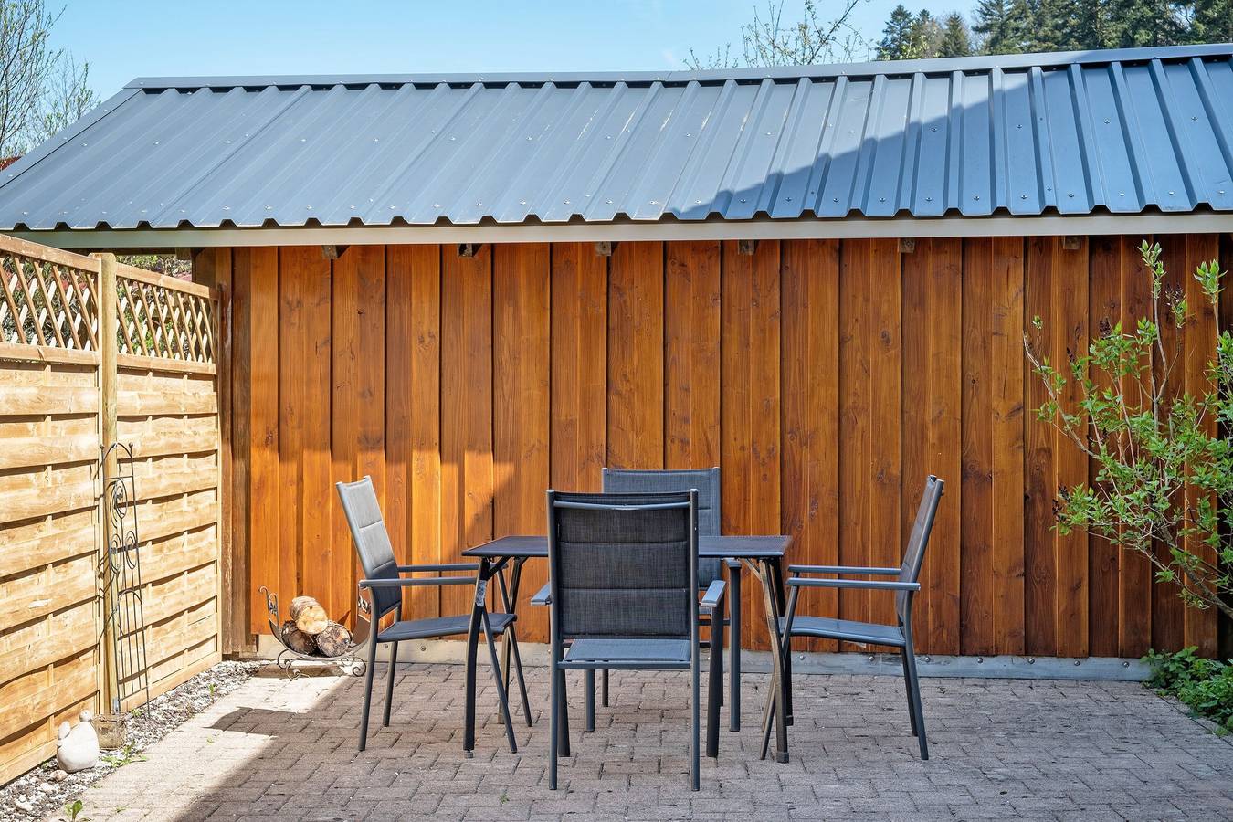 Apartamento entero, Apartamento 'Idyllische Am Waldesrand' con terraza privada, jardín compartido y Wi-Fi in Alpirsbach, Selva Negra Central