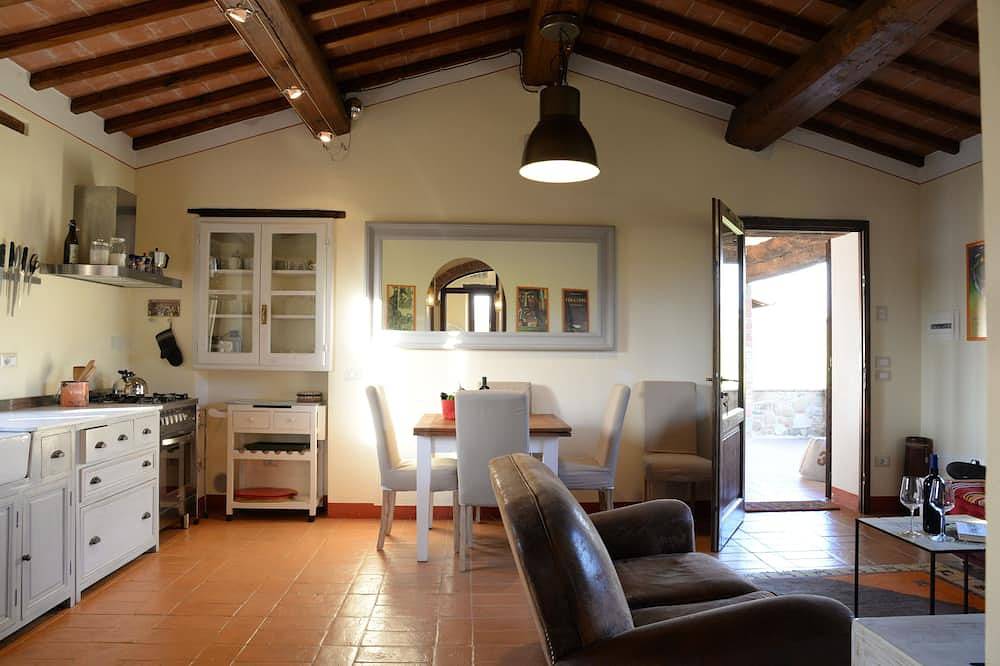 Sassicaia 2 chambres, 2 salles de bain, Ac, Wifi, piscine salée in Paciano, Province de Pérouse