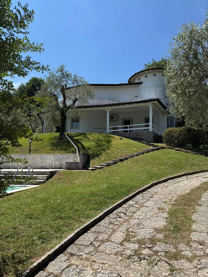 Vakantiehuis voor 10 personen, with uitzicht op het meer and balkon as well as tuin in San Felice del Benaco