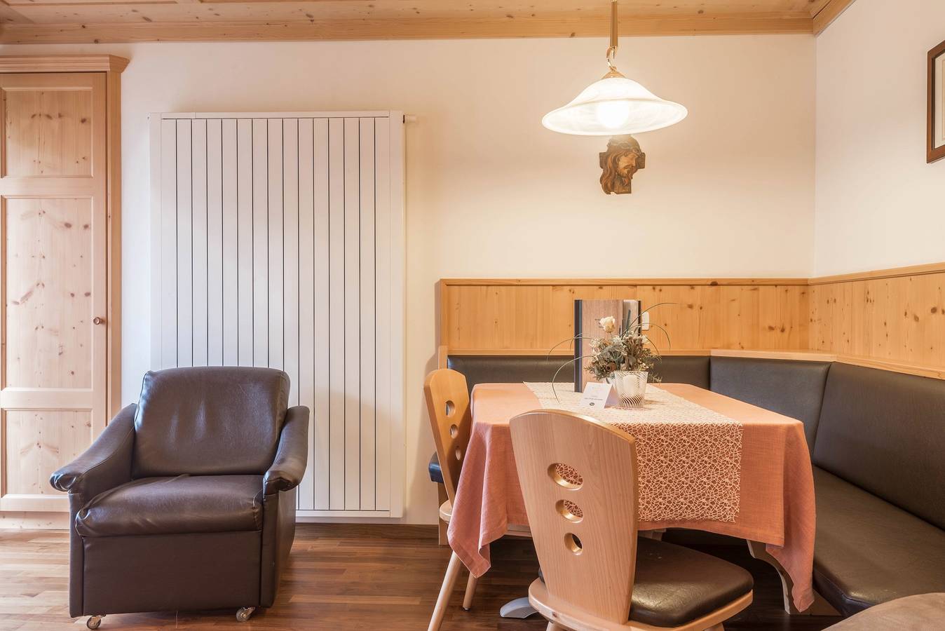 Appartement entier, Appartement "Trocker Kastelruth 5" près de Seiser Alm avec vue sur montagne Bain à remous et sauna in Castelrotto, Dolomiti Superski